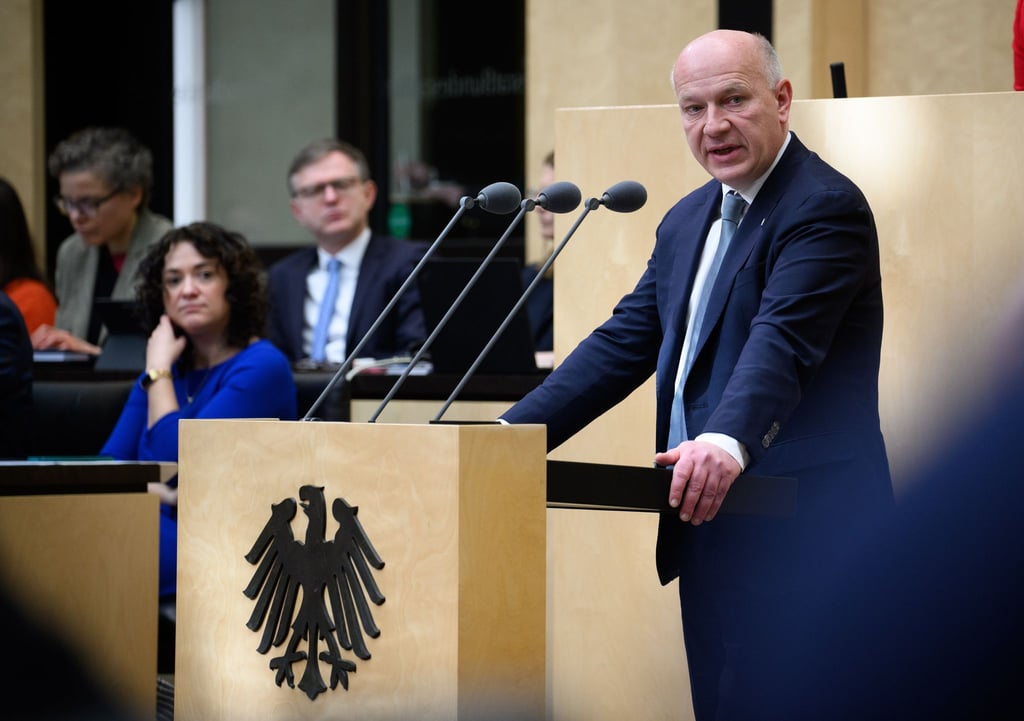 Der Regierende Bürgermeister Kai Wegner (CDU) will einen schnellen Brückenneubau im Berliner Westen.