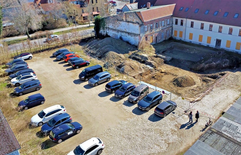 Die Archäologen waren hier schon am Werk. Das leerstehende Gebäude links soll abgerissen werden.