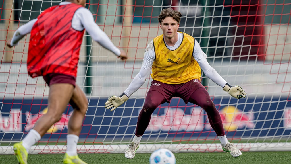 Ball im Blick: Fernando Dickes im Training mit den RB-Profis.