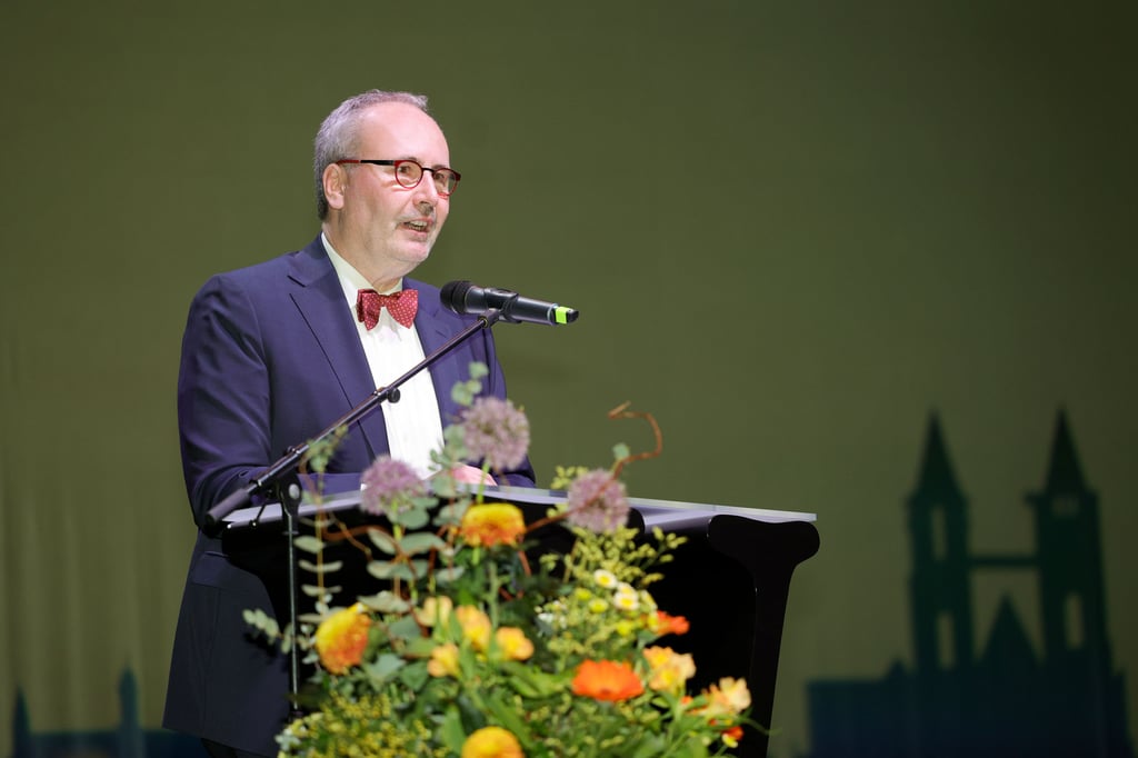 Volksstimme-Chefredakteur Marc Rath sprach auf der Gala für die Magdeburger des Jahres.