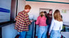 In der Heinrich-Heine-Schule in Reinsdorf wird der Medien-Wagen rege genutzt, wie hier von der 10. Klasse.