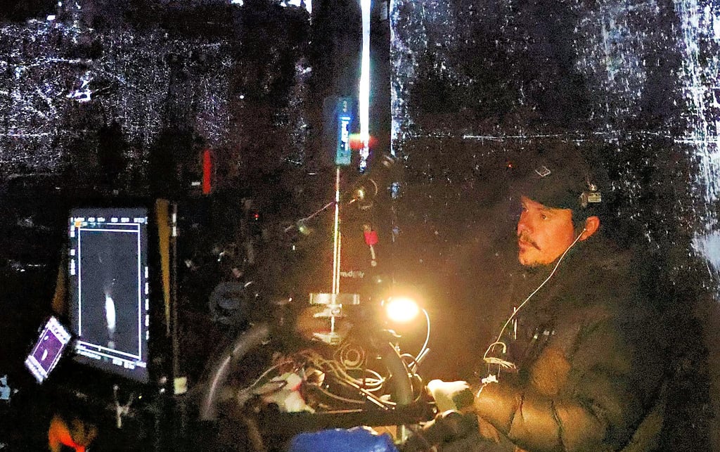 Bei den Dreharbeiten: Videooperator Victor Geis dokumentiert die Aufnahmen.