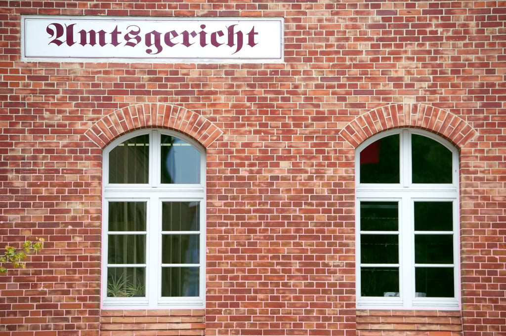Vor dem Amtsgericht in Bergen auf Rügen soll im Juni ein Prozess gegen einen Autofahrer beginnen, der einen Jungen absichtlich angefahren haben soll.