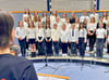 Die beiden Chöre des Gymnasiums sowie das Orchester „Saitenspiel“ der Kreismusikschule sorgten für das musikalische Rahmenprogramm. 