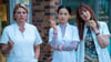 Das Team der „Beauty Oase Marzahn“ aus der ARD-Serie „Marzahn Mon Amour“ mit Chefin Jenny (Yvonne Yung Hee Bormann, Mitte) sowie den Angestellten Kathi (Jördis Triebel) und Lulu (Deborah Kaufmann).