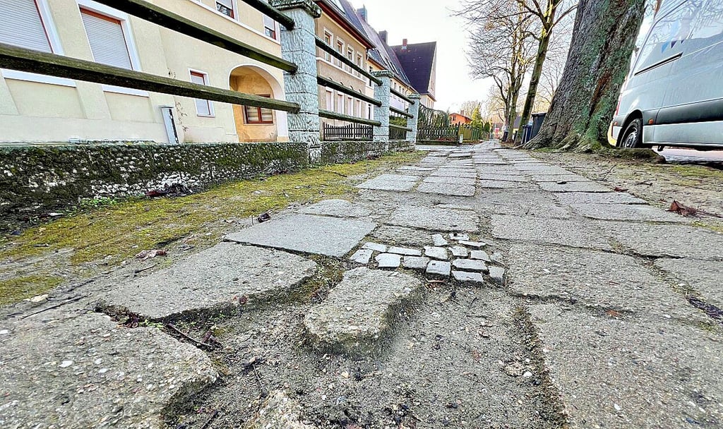 Der Fußweg an der Bahnhofstraße in Nienburg soll saniert werden.