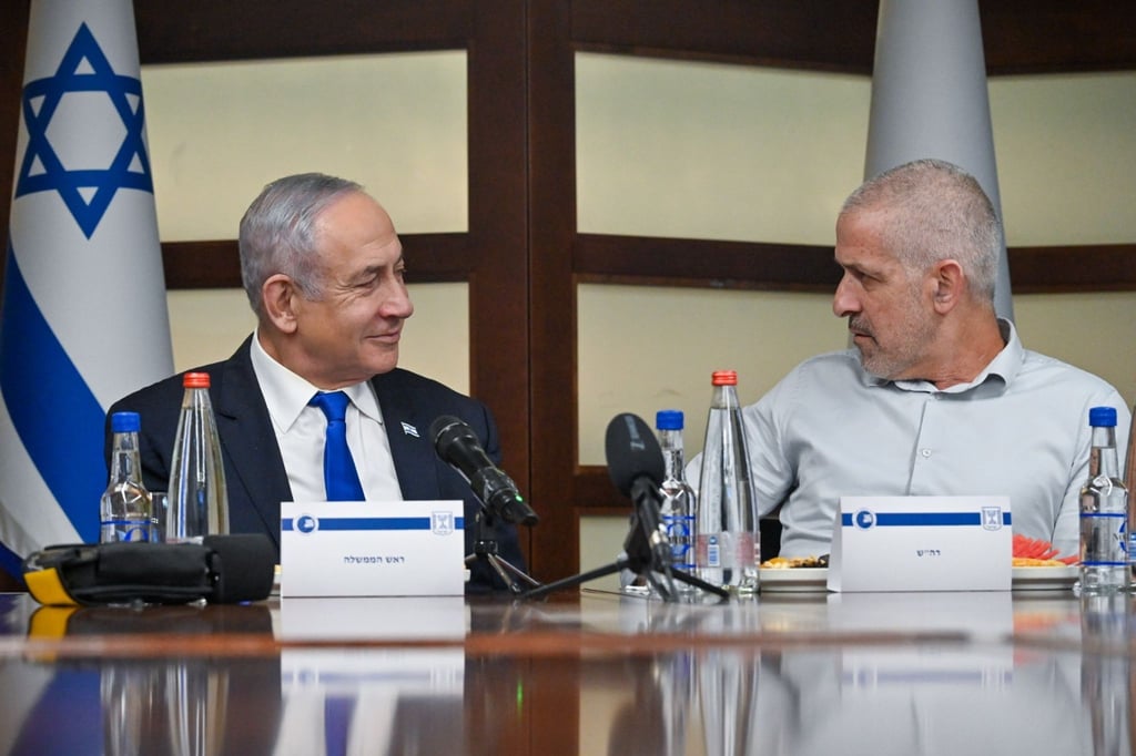 Israels Ministerpräsident Benjamin Netanjahu kam in einer Untersuchung des Inlandsgeheimdienstes über die Fehler, die das Hamas-Massaker am 7. Oktober 2023 ermöglicht haben, nicht gut weg.