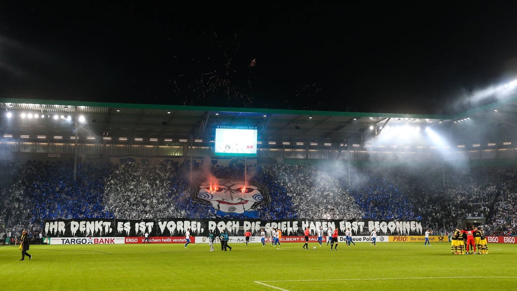 FCM-Choreographie in Anlehnung an Horrorfilm "Saw" gegen Borussia Dortmund
