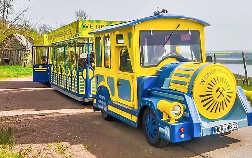 So wie auf dem Archivfoto wird die Weinbergbahn am Geiseltalsee wieder zwischen Hafen Mücheln und Weinberg fahren.