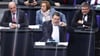 Michael Kaufmann (AfD - auf dem Foto ganz rechts) sitzt im Bundestag neben Fraktionskollegin Beatrix von Storch. (Archivfoto)