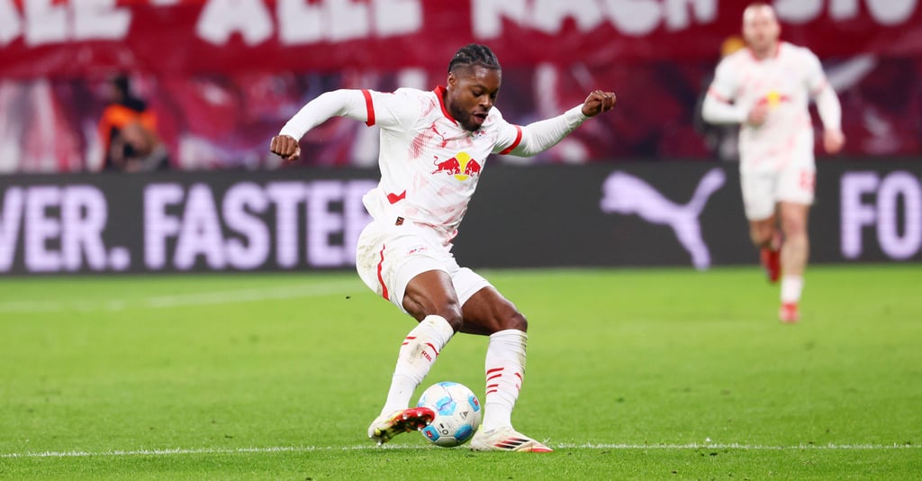 Ridle Baku für RB Leipzig am Ball.