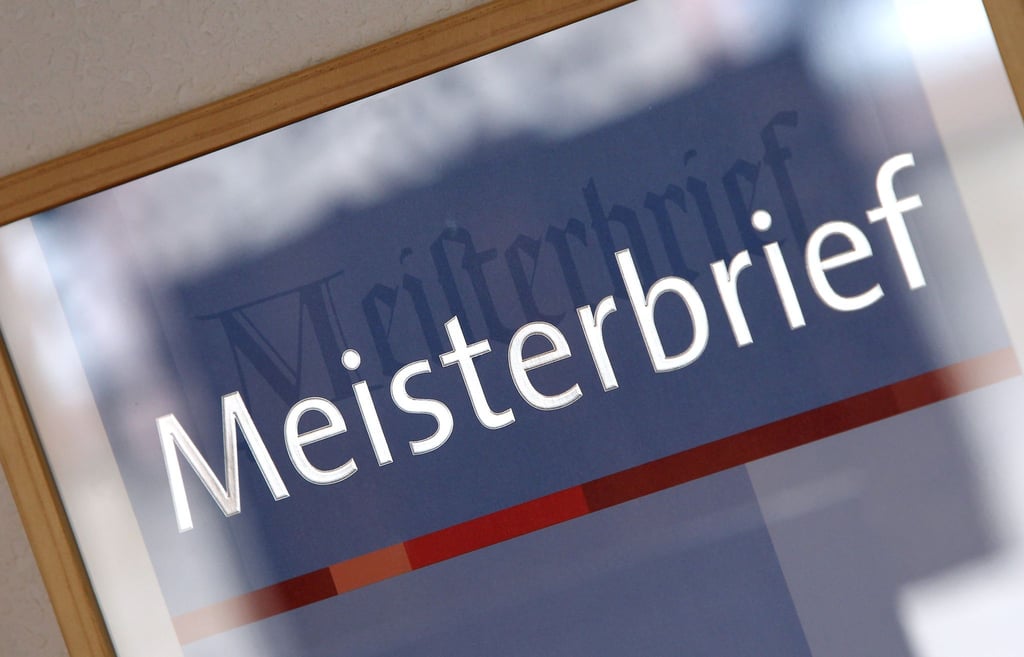 114 Handwerksmeisterinnen und Handwerksmeister der Handwerkskammer Magdeburg haben ihre Meisterbriefe erhalten. (Symbolbild)