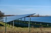 Für das Betreiben von Solaranlagen (hier Symbolbild) kann die betreffende Kommune eine Akzeptanzabgabe erhalten. Eigentlich positiv für die Haushaltskasse. In Braunsbedra gab es zum Vertrag mit dem Betreiber aber jede Menge Fragen.   