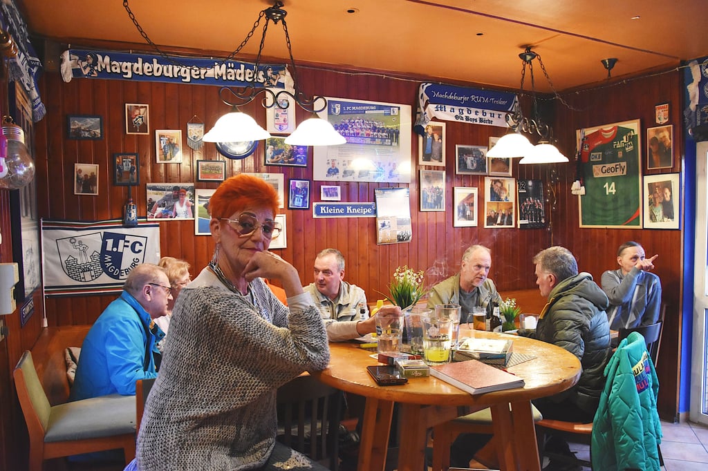 Nach 24 Jahren schließt Silke Grunert ihre FCM-Kultbar "Silkes Zolleck" in Magdeburg und verkauft das Grundstück.
