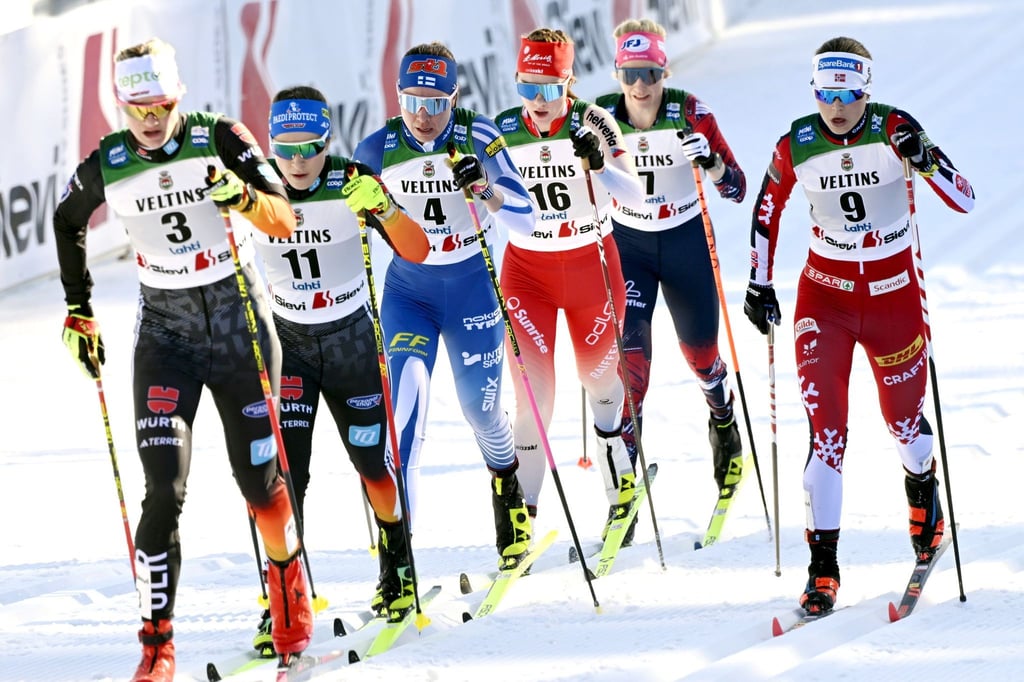 Victoria Carl (1.v.l) und Katharina Hennig (2.v.l.) in Aktion.