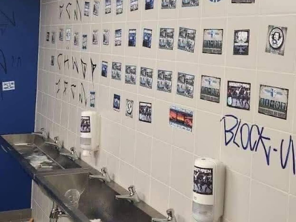 So sah es nach der Begegnung auf dem WC im Gästeblock aus.