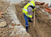 Nahe der Bad Kösener Gartenanlage Joachimsberg  musste eine Mittelspannungsleitung  freigelegt werden, um den Schaden zu lokalisieren. 