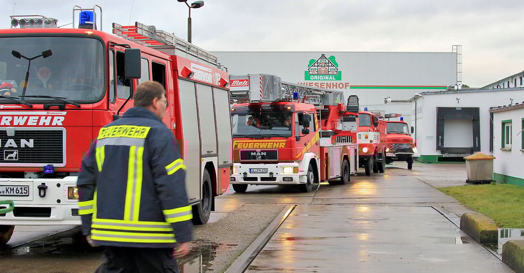 Seit Jahren rückt Möckerns Feuerwehr wegen eines bestimmten Alarms zum Geflügelschlachthof aus - oft ohne wirklichen Grund.