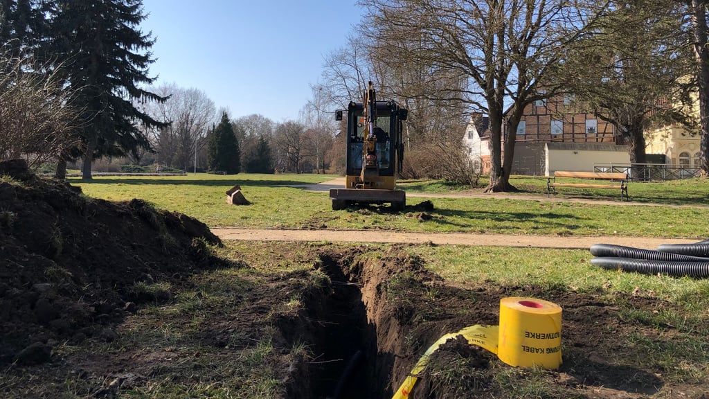 Im Wordgarten in Quedlinburg wird derzeit viel gebaggert.