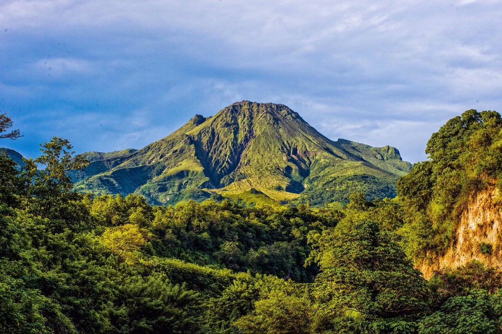 Er allein ist ein Grund für viele Touristen, auf die Insel zu kommen: der Mont Pelée.