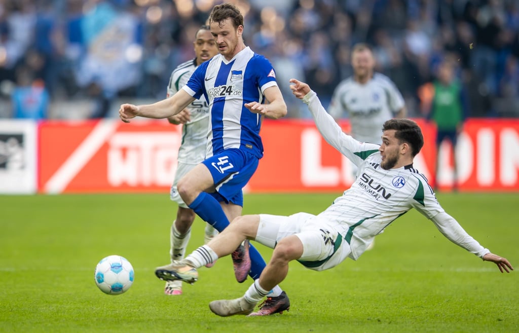 Pascal Klemens (l) reist zur U20-Nationalmannschaft