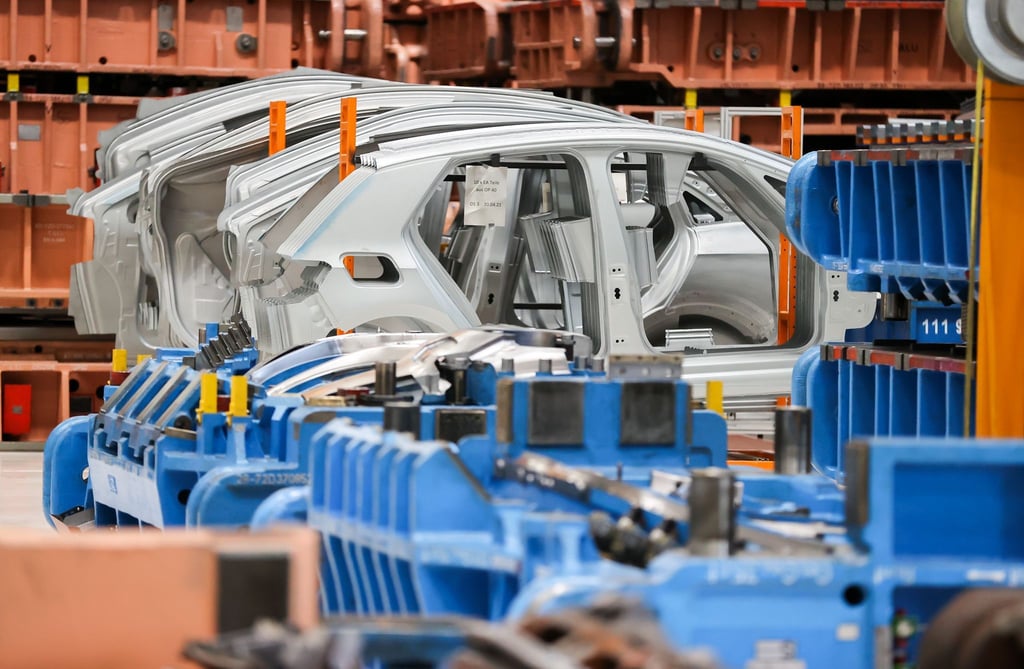 Der sächsischen Metall- und Elektroindustrie droht ein weiterer Stellenabbau. (Symbolbild)