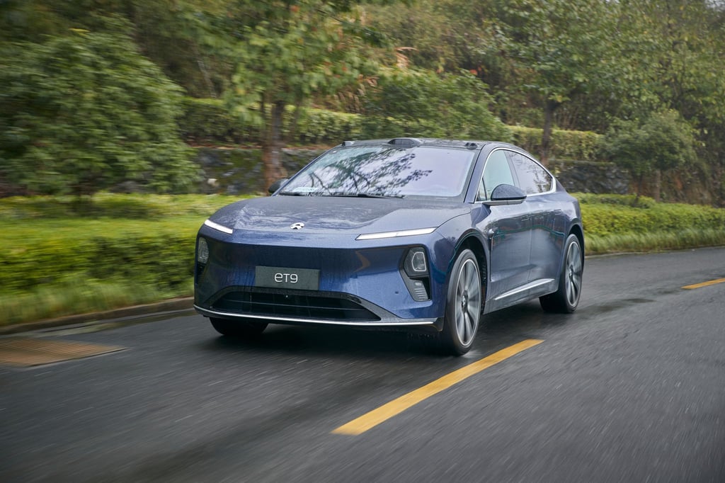 Wie First-Class-Fliegen am Boden: Der Tester ist vom Fahrkomfort des Nio ET9 begeistert.