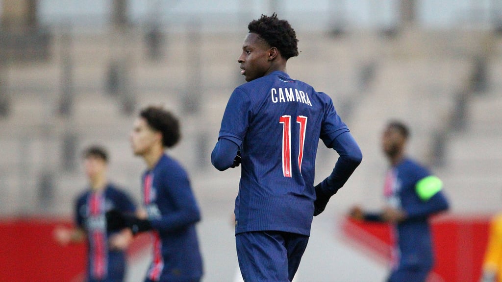 Oumar Camara in einem Nachwuchsspiel für PSG.