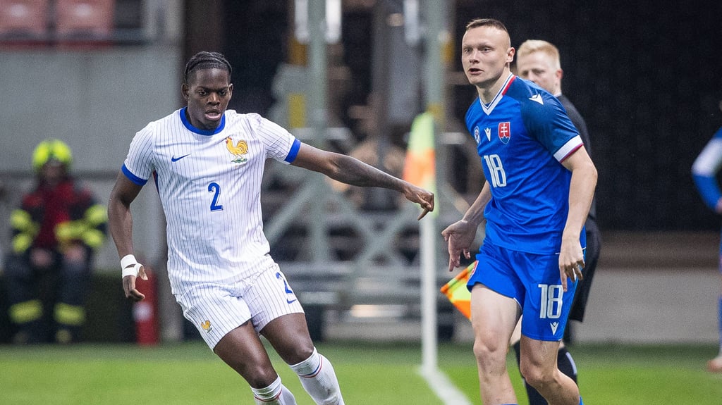 Castello Lukeba stand in der Startelf von Frankreichs U21.