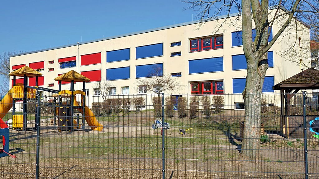 Kitas „Ohrespatzen“ und „Pusteblume“ teilen sich ein Haus in der Straße der Deutschen Einheit.