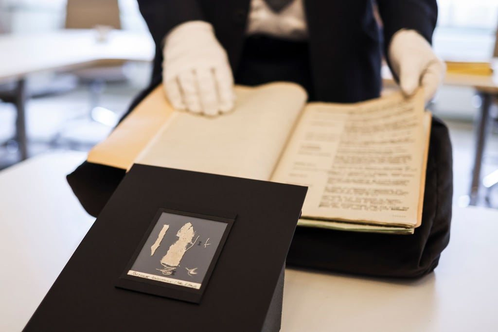 Das Teppichstück soll an Frankreich zurückgegeben werden.