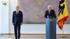 Vor drei Jahren, drei Monaten und 17 Tagen erhielt Kanzler Scholz seine Ernennungsurkunde. Heute wird er formell entlassen.