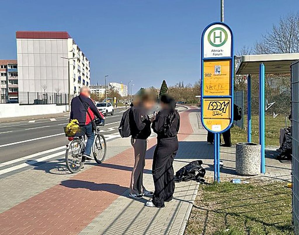 Nicht gut: Der Radweg an der Haltestelle Altmarkforum in Richtung Innenstadt.