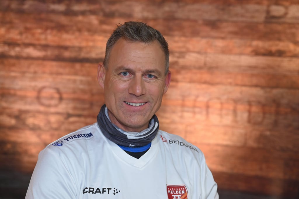 Bundesliga-Star Ingo Anderbrügge hat in der ZDF-Sendung "Bares für Rares" ein mysteriöses Armband angeboten.