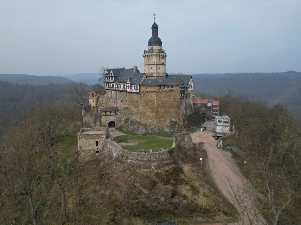 In die Zukunft der Burg Falkenstein im Harz soll viel Geld fließen.