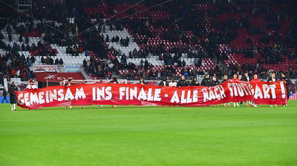 Auf Wunsch der Fans warb auch die Mannschaft für Auswärtsfans in Stuttgart.