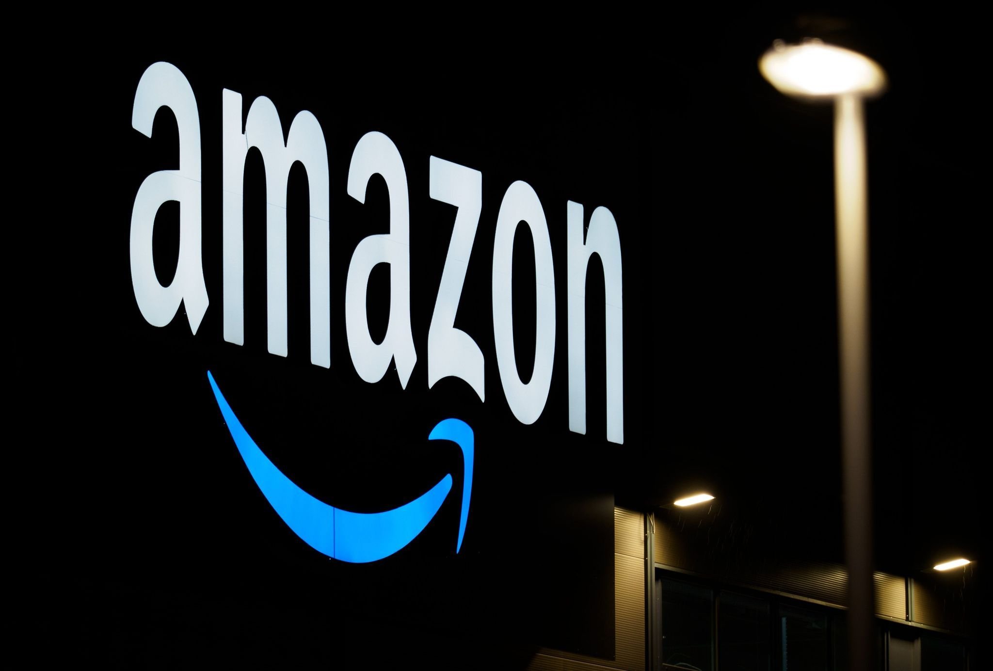 Online-Händler: Amazon: 15 Millionen gefälschte Produkte ausgehoben