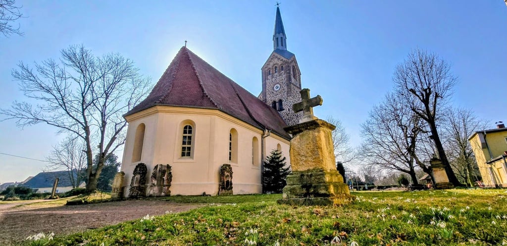 Dank Schwarz ist die Dorfkirche zur Kulturkirche geworden.