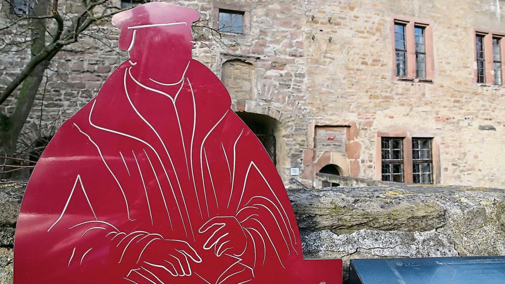 Die Müntzer-Silhouette vor dem Schlossmuseum in Allstedt.