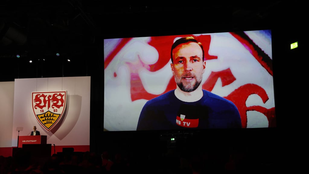 Verkündung der Vertragsverlängerung bei der Mitgliederversammlung: Sebastian Hoeneß.