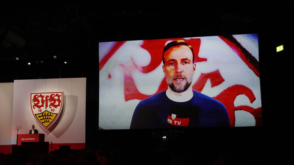 Verkündung der Vertragsverlängerung bei der Mitgliederversammlung: Sebastian Hoeneß.