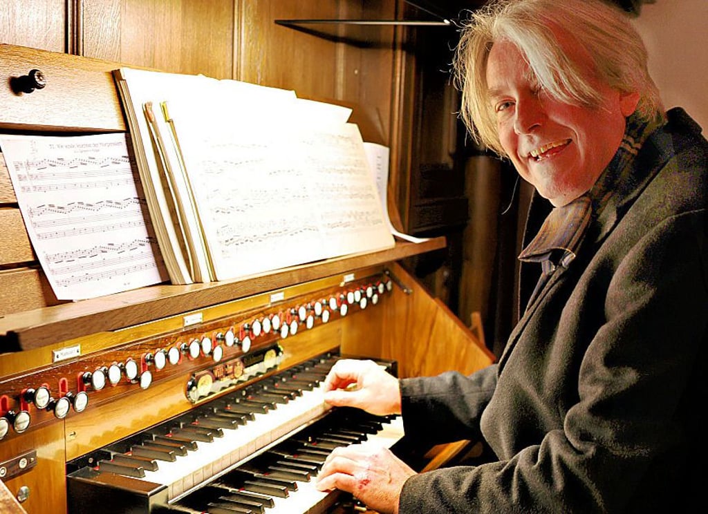 Der katholische Regionalkirchenmusiker Erik Haffner spielt am Sonntag, 30. März, in der Pfarrkirche St. Bonifatius in Bernburg.