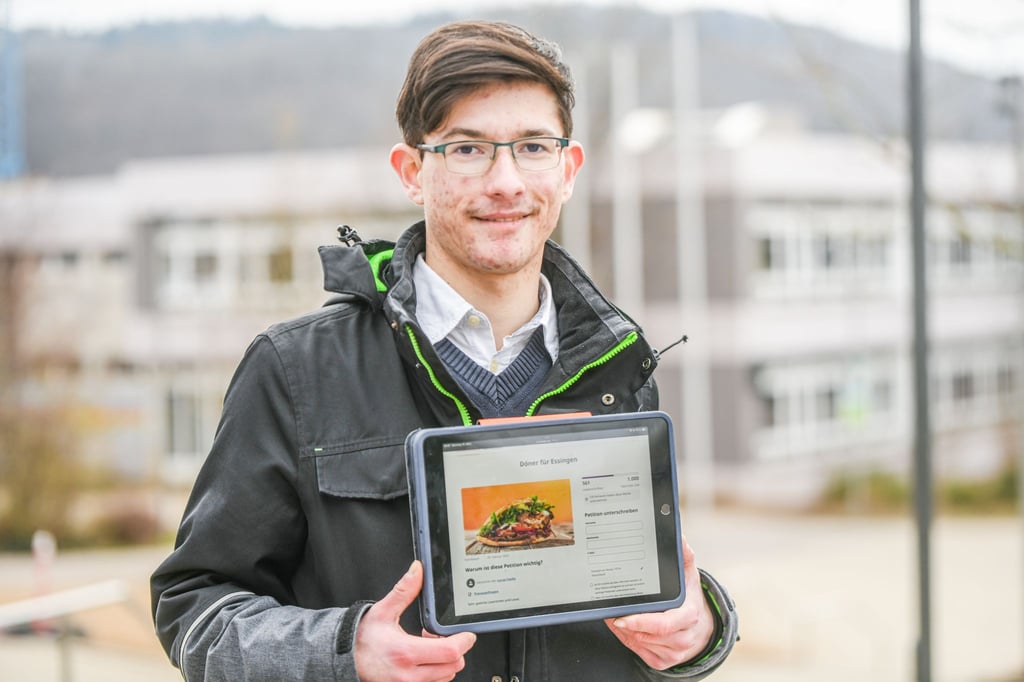 In einer Petition hat Lucas Fuchs rund 580 Unterschriften für einen Dönerstand in Essingen gesammelt.