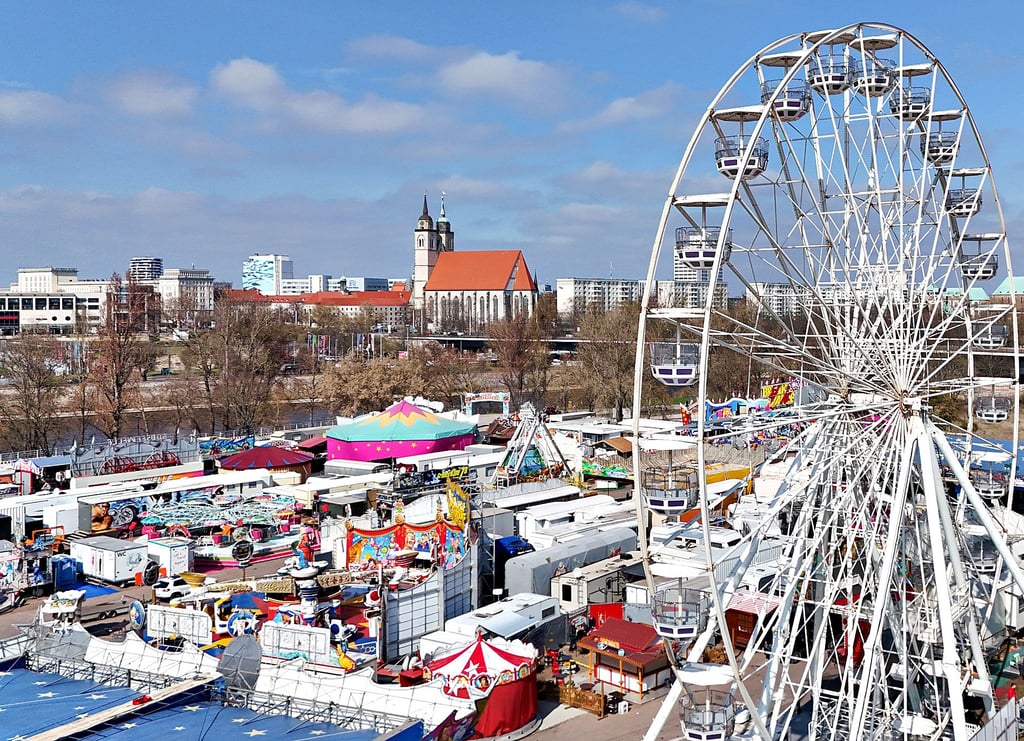 Blick über das Gelände der Frühjahrsmesse in Magdeburg.