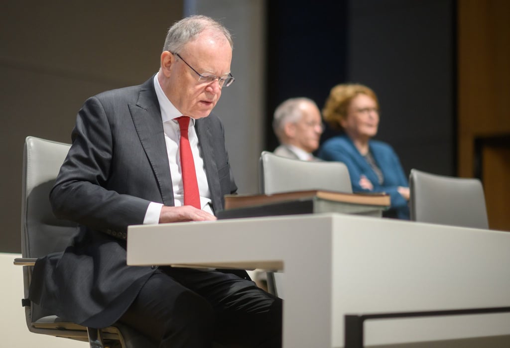 Seit 2013 steht Stephan Weil an der Spitze der Landesregierung – doch schon lange kursieren Gerüchte, dass er sein Amt noch vor der nächsten Wahl abgeben könnte.