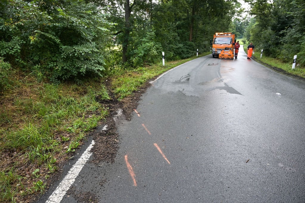 Drei junge Menschen starben bei dem Unfall nach dem Naumburger Kirschfest. (Archivbild)