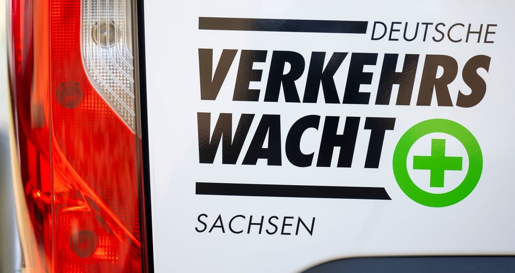 Mit dem Geld sollen Kinder und Erwachsene geschult werden. (Symbolbild)
