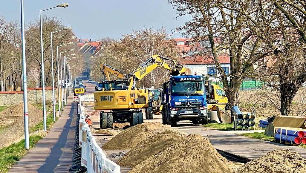 Eine Großbaustelle ist zwischen Bernburg und Neuborna eingerichtet worden.