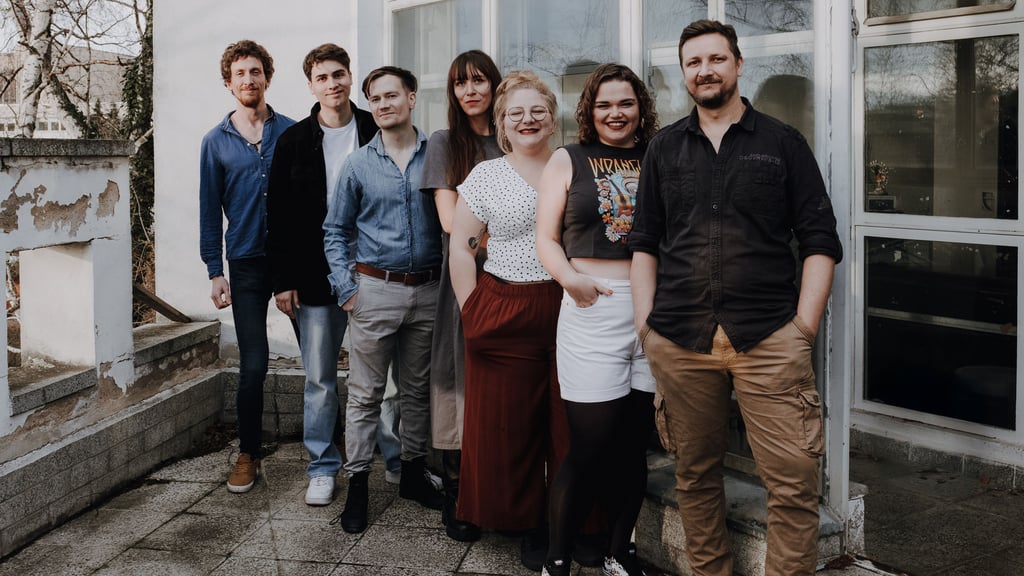 Die Dirty Dabblers mit Charles (von links), Carlos, Tyl, Roxi, Lisa, Britta und Steven.