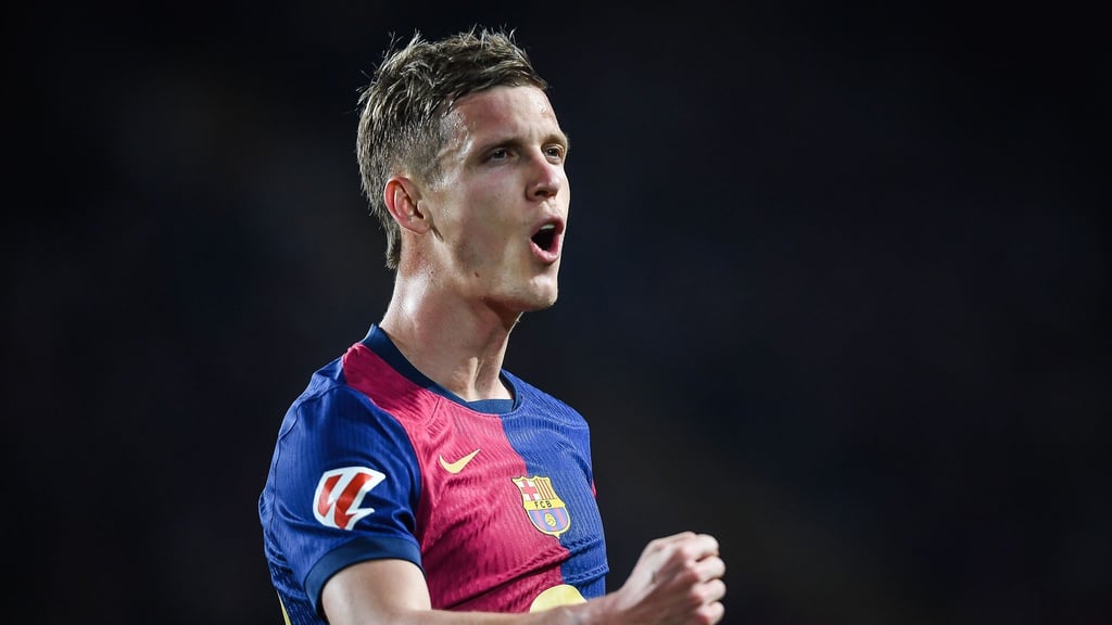 Barcelonas Dani Olmo verletzt sich im Spiel gegen Osasuna.